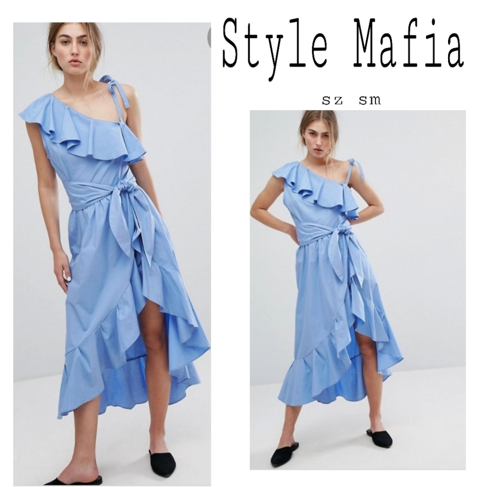 STYLE MAFIA Cold Shoulder Ruffle dress. Sz Sm $269